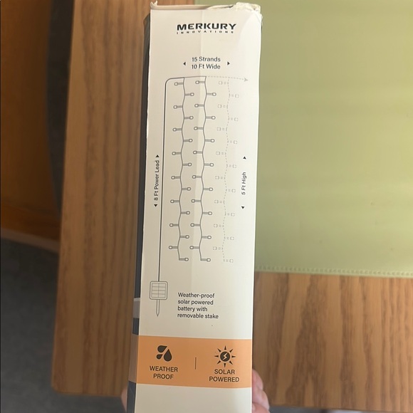 Merkury Outdoor Solar LED Curtain String Lights - Picture 4 of 4